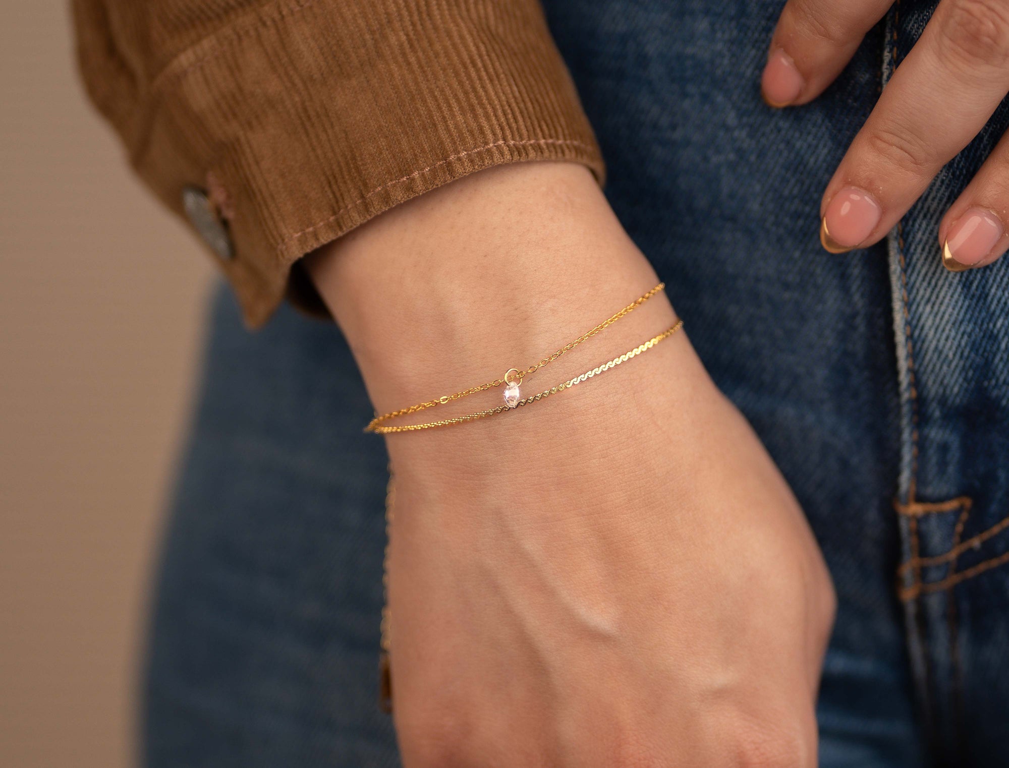 Nova │ Dainty Chain Bracelet - Bee & Berry