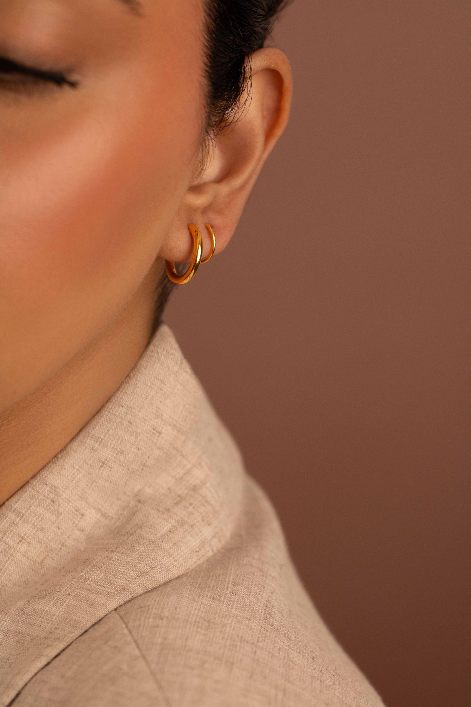 Nala  │ Double hoop gold earrings - Bee & Berry