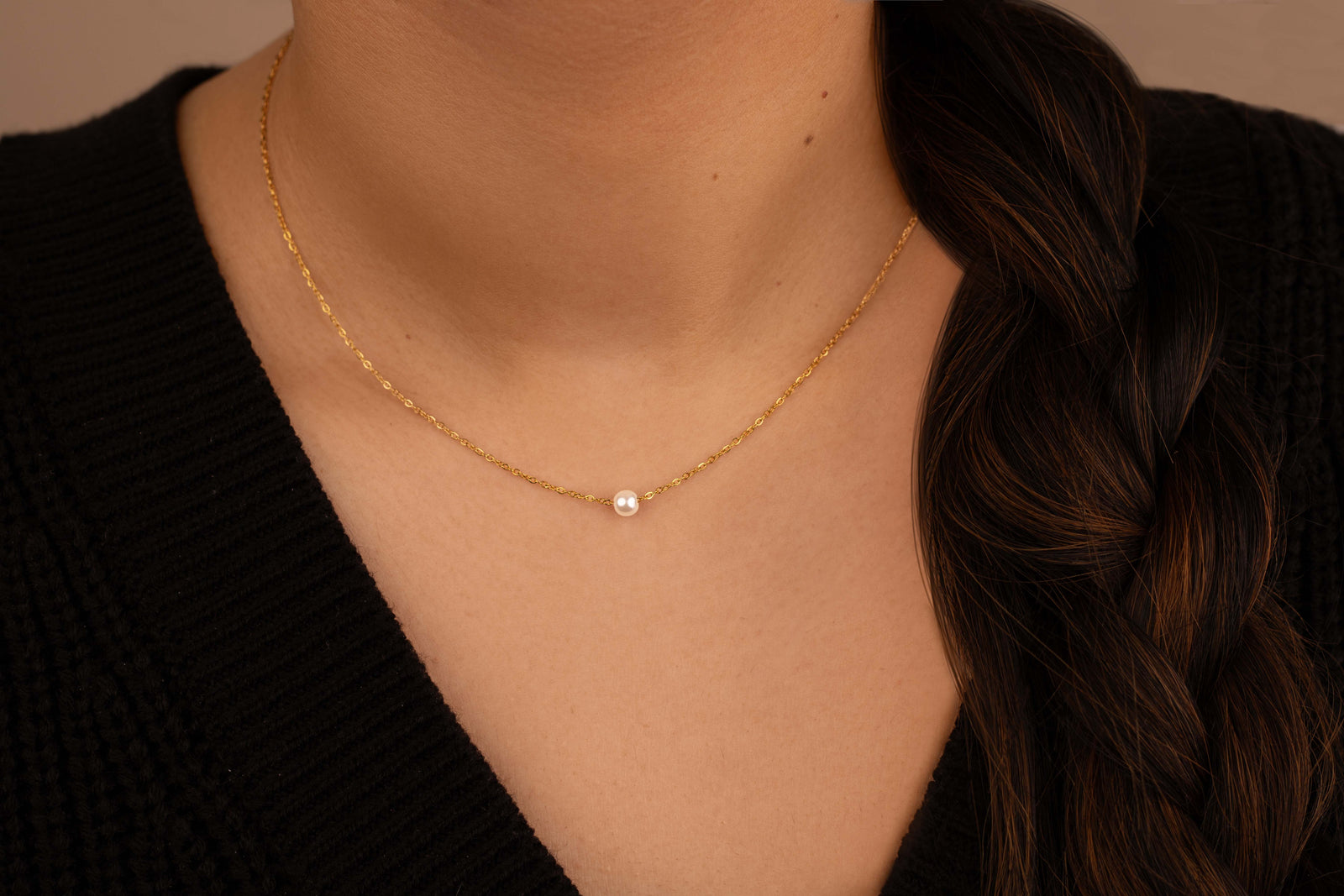 Lina │ Pearl Necklace - Bee & Berry